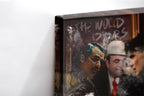 Close-up λεπτομέρεια της εκτύπωσης καμβά Legends of Power & Chaos.