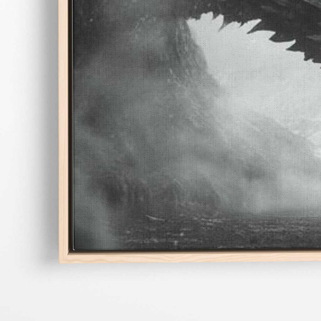 Close-up λεπτομέρεια καμβά Jon Snow and Dragon με ξύλινη κορνίζα.