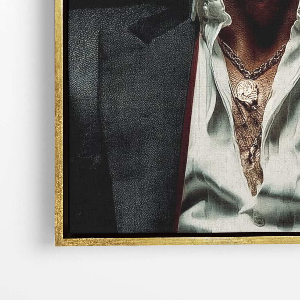 Close-up λεπτομέρεια καμβά The Boss - Tony Montana με χρυσή κορνίζα.