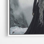 Close-up λεπτομέρεια καμβά Mother of Dragons με λευκή κορνίζα.