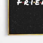 Close-up λεπτομέρεια καμβά Central Perk - Friends με χρυσή κορνίζα.