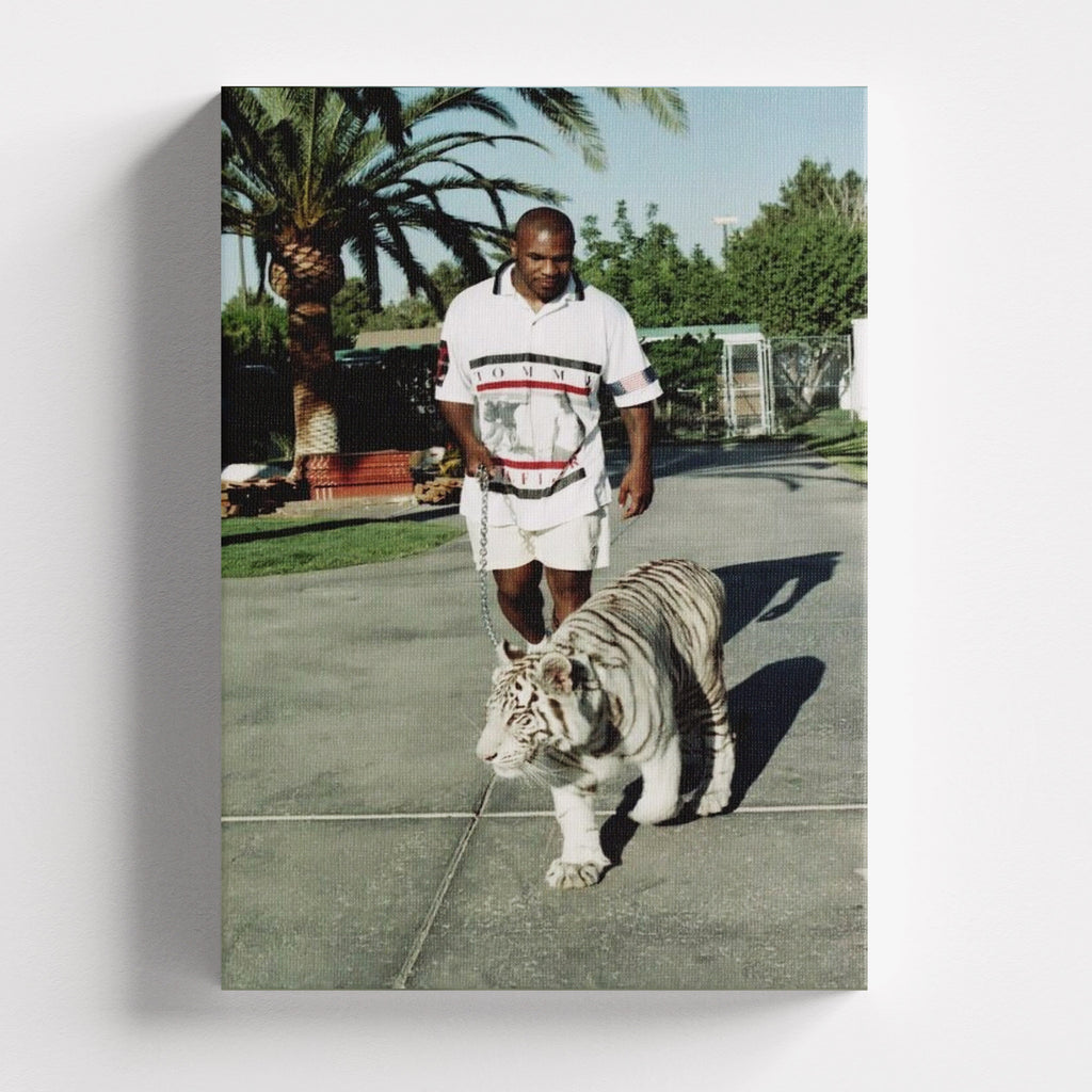 Πίνακας σε καμβά Walk The Tiger - Tyson, χωρίς κορνίζα, μπροστινή όψη.