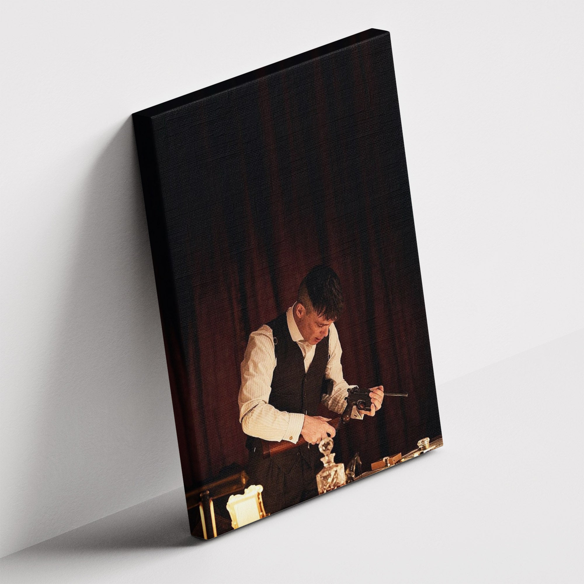 Καμβάς Thomas Shelby σε δεύτερη γωνία λήψης, χωρίς κορνίζα.