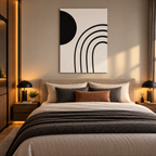 Minimal ασπρόμαυρος abstract canvas με γεωμετρικό σχέδιο, τοποθετημένος πάνω από κρεβάτι σε μοντέρνο υπνοδωμάτιο.