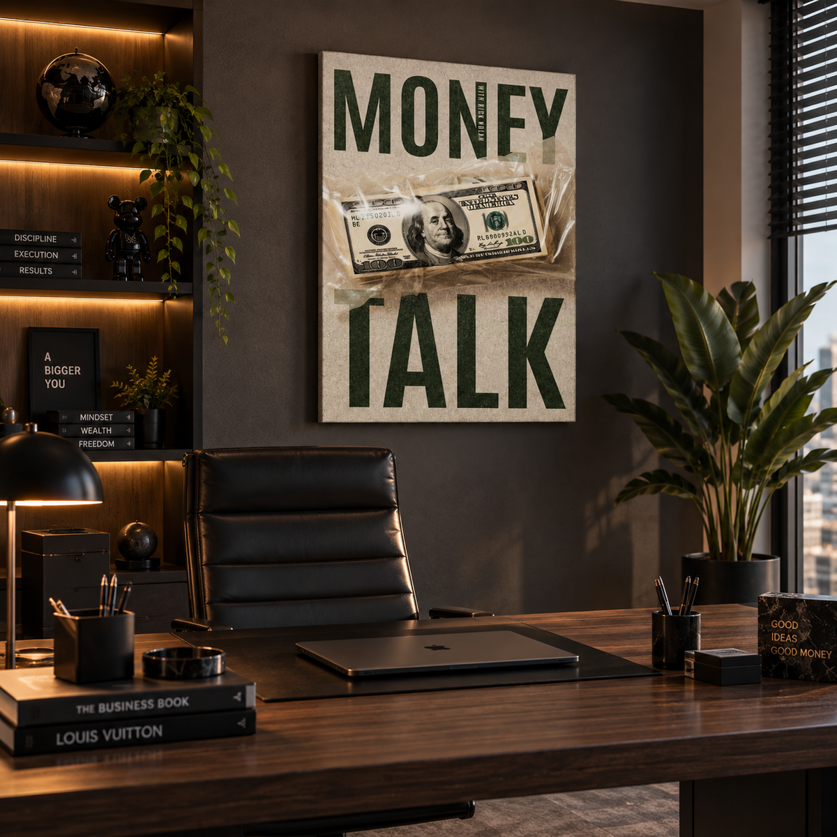Πίνακας Money Talk με χαρτονόμισμα 100 δολαρίων σε μοντέρνο γραφείο με ξύλινο γραφείο και ατμοσφαιρικό φωτισμό.
