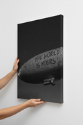 The World Is Yours close-up πλάγια γωνία