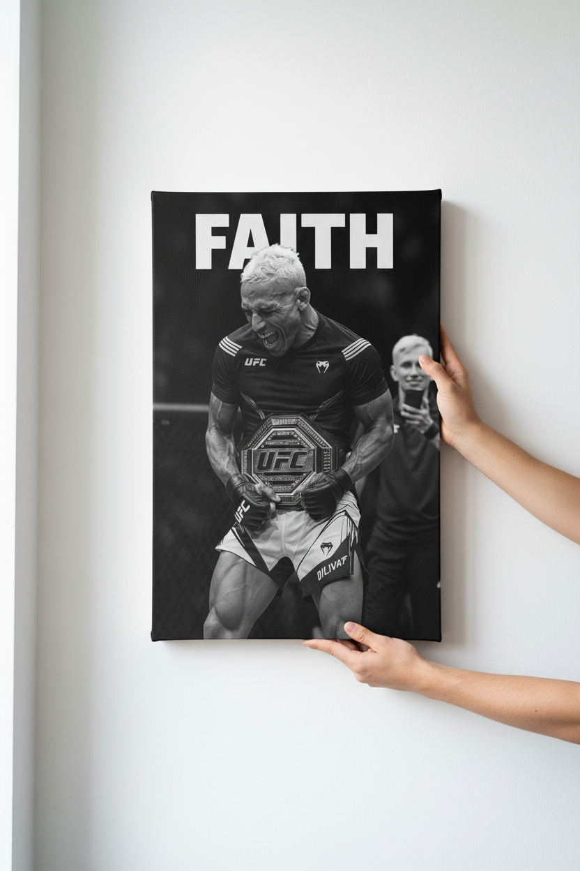 Χέρια που κρεμάνε τον UFC Faith Canvas